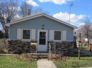 1611 W 2nd St, Perry, IA 50220