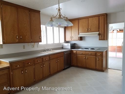 2nd image of 6928 Glenflora Ave