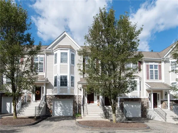 303 Larson Drive #303, Danbury, CT 06810