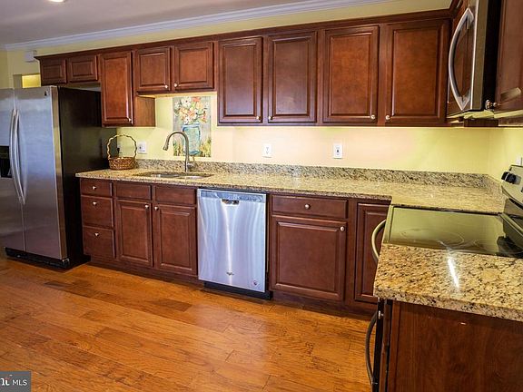 5th image of 10705 Redbird Ln