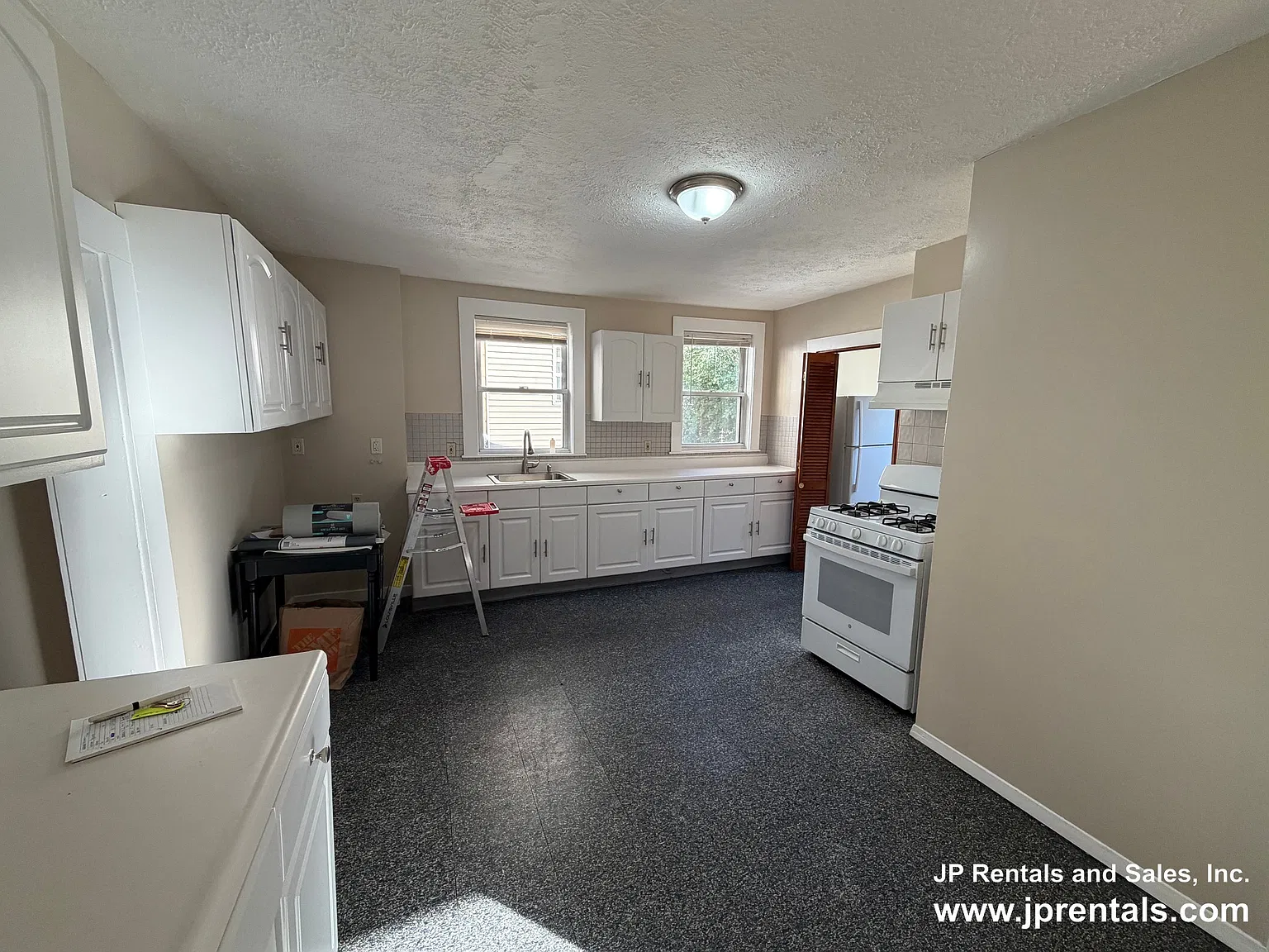 2 bed, 1.0 bath, 1000 sqft, $2,900 — Photo 2