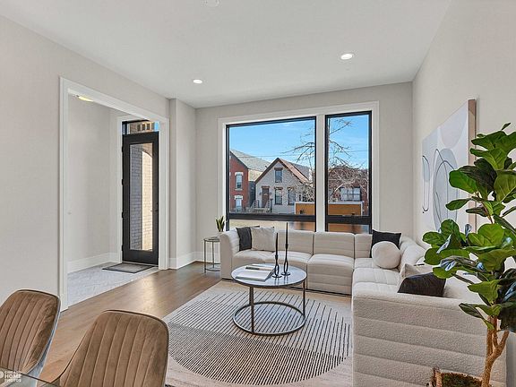 5th image of 2040 N Wolcott Ave