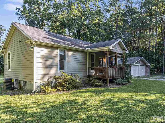 2nd image of 310 Hemlock Dr Unit 13