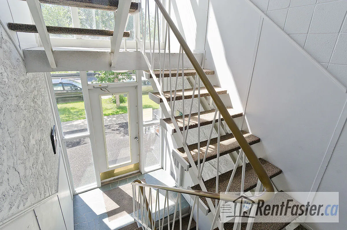 1162 Memorial Drive N.W. — Photo 2