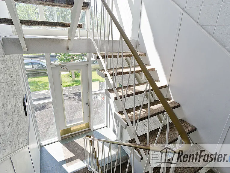 1162 Memorial Dr NW #104 — Photo 2