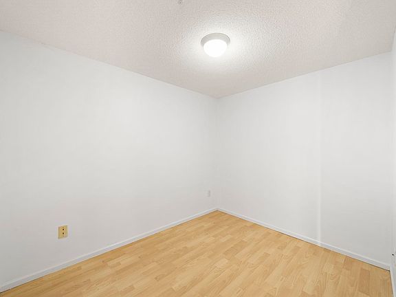 5th image of 5800 Andrews Rd #302