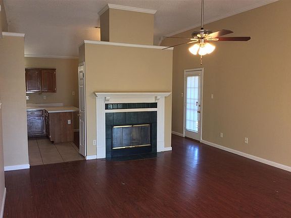 3rd image of 2922 Lauren Dr