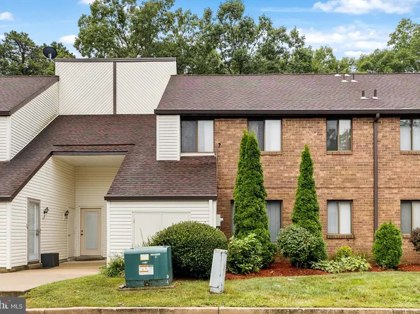 20 Country Cedar Ln, Egg Harbor Township, NJ 08234