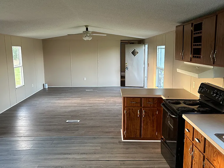 2553 Cavanah Ln — Photo 13