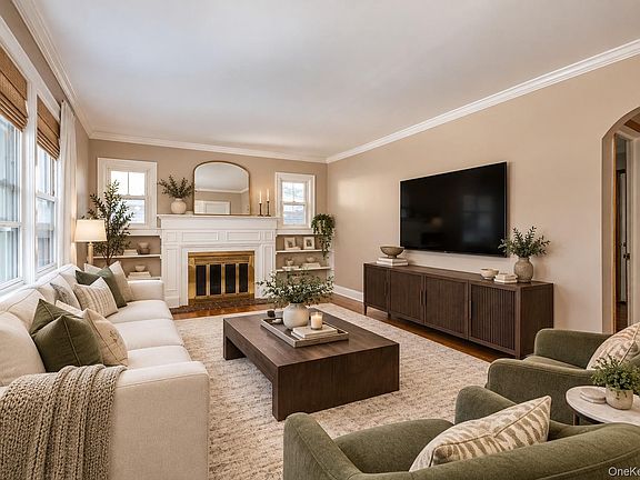 3rd image of 415 Whitehall Street