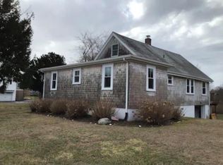 31 Hemlock Ave, Narragansett, RI 02882