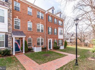4310 Edosomwan Ln, Fairfax, VA 22030