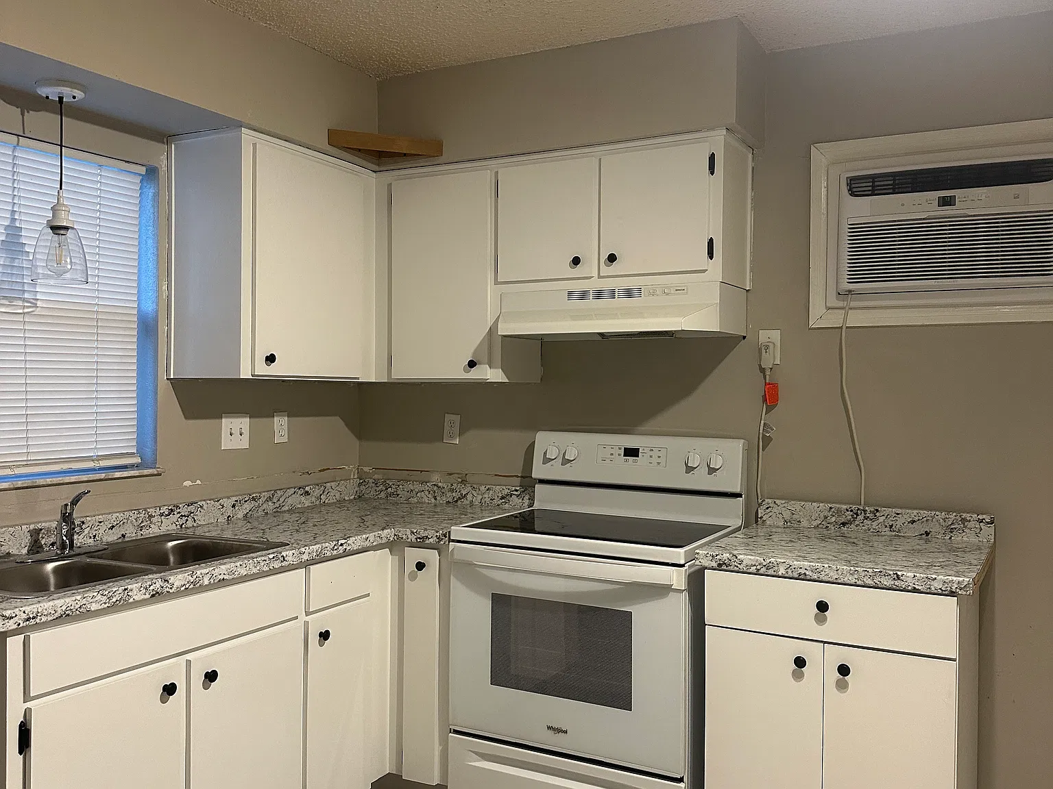 5411 Satsuma Dr — Photo 4