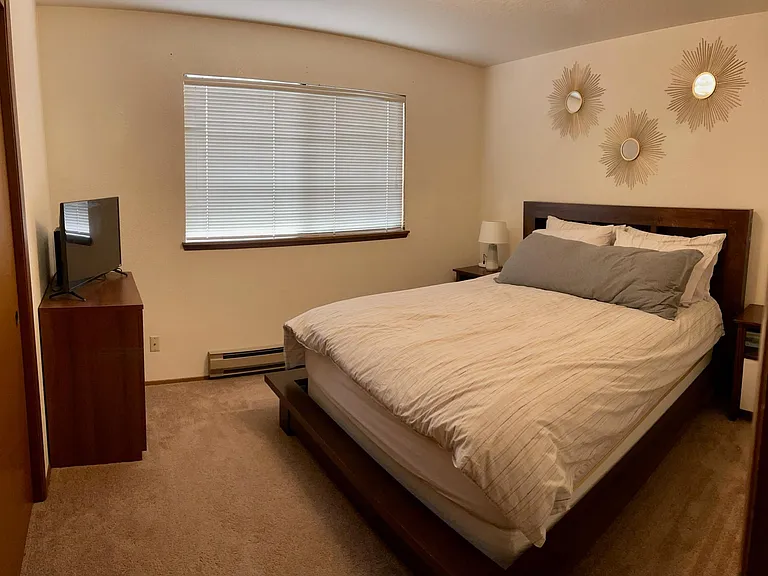 101 W Grand St #6 — Photo 9