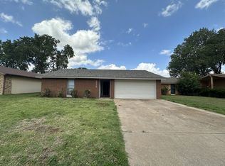 2318 Double Tree Ln, Enid, OK 73703