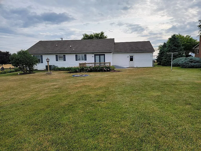 478 N Railroad Ave — Photo 12