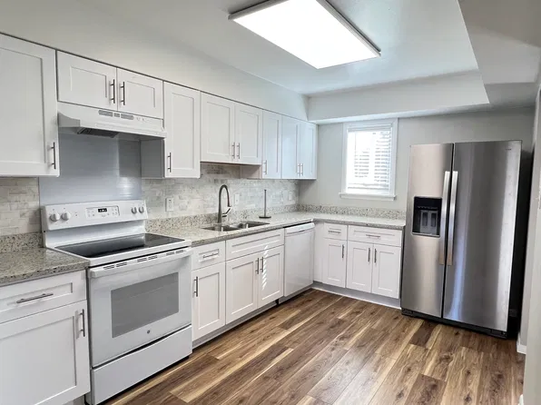 1241 Glyndon Dr, Virginia Beach, VA 23464