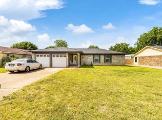 1109 Tobie Layne St, Benbrook, TX 76126