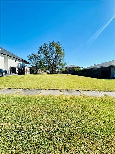 1st image of 3625 Lyndell Dr