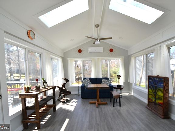2nd image of 5940 Burnside Landing Dr