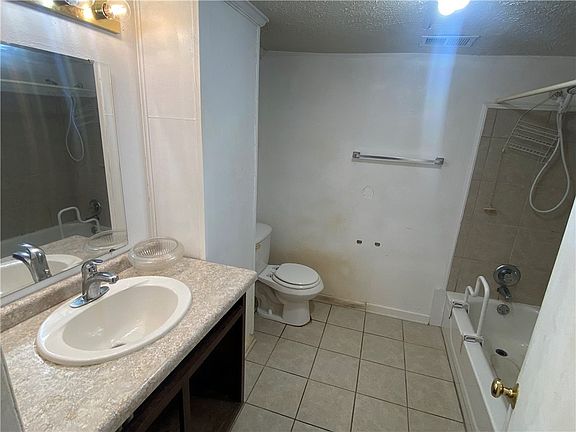 3rd image of 3414 Waverly Pkwy