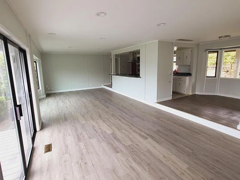 17229 NE 6th Pl — Photo 9