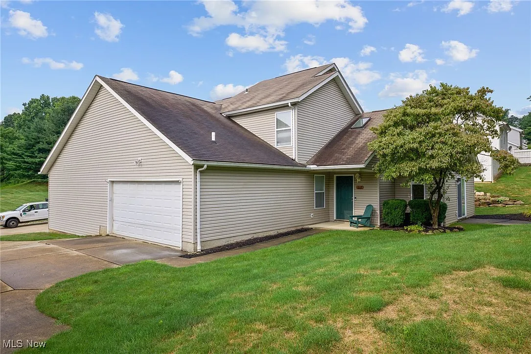 217 N Thomas Rd photo 1