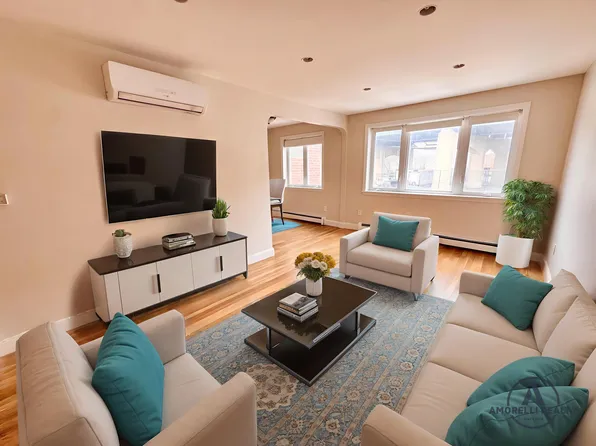 24-06 Hoyt Avenue South image 1 of 11