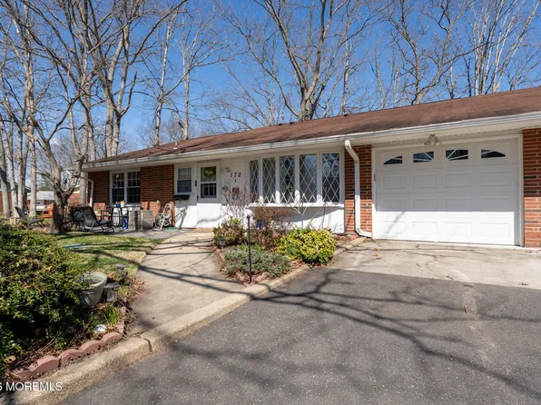 172B Sterling Court, Lakewood, NJ 08701
