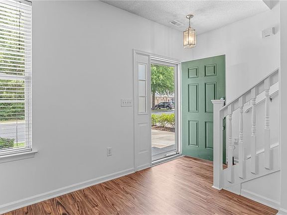 3rd image of 1513 Longparish Way