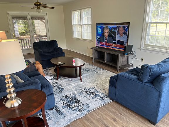 3rd image of 3601 Mayfair Dr