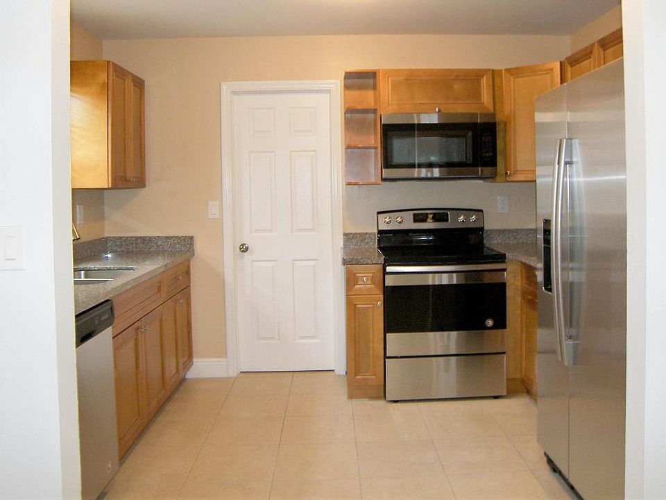 1st image of 4951 McConnell St