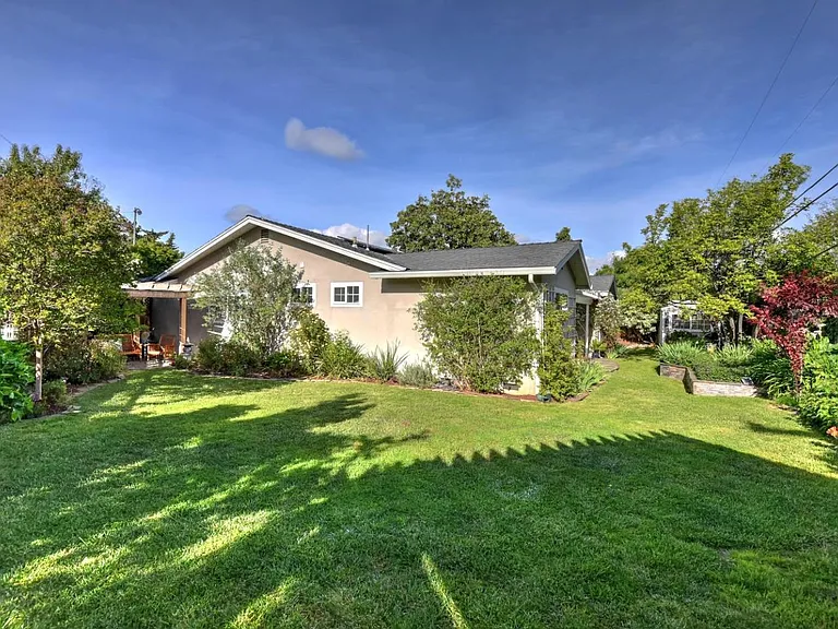 416 Hershner Way — Photo 14