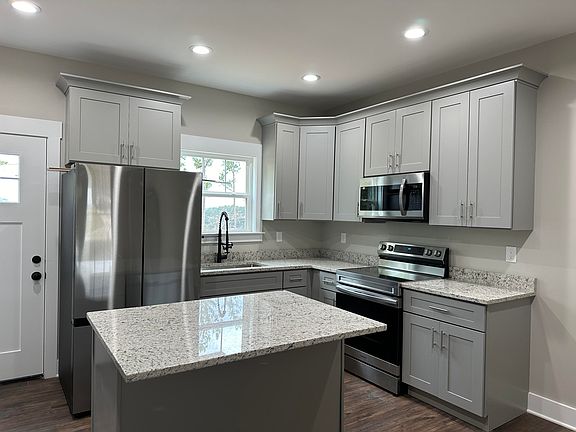 3rd image of 1340 Unity Dr NE