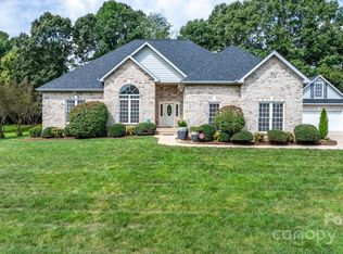 3915 Steve Ikerd Dr NE, Hickory, NC 28601