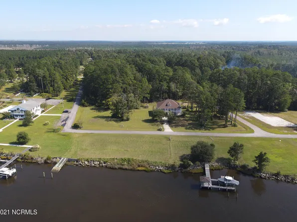 122 Waterway Drive, Beaufort, NC 28516