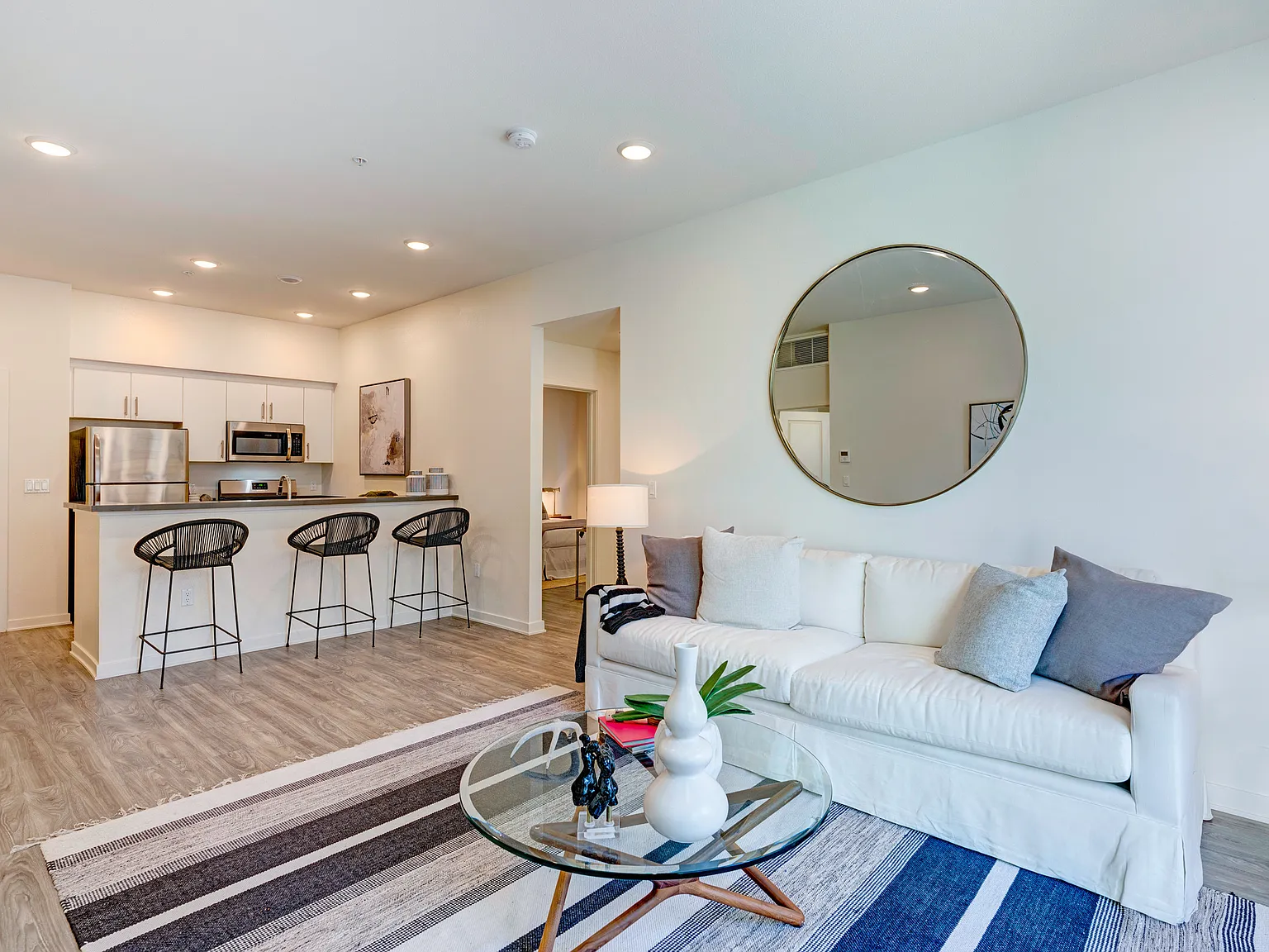 3 bed, 2.5 bath, 1315 sqft, $3,895 — Photo 3