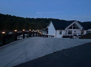 311 Lakesprings Dr, La Follette, TN 37766
