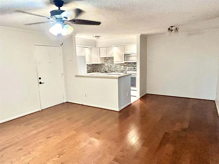10429 E Clairmont Cir #108 — Photo 5
