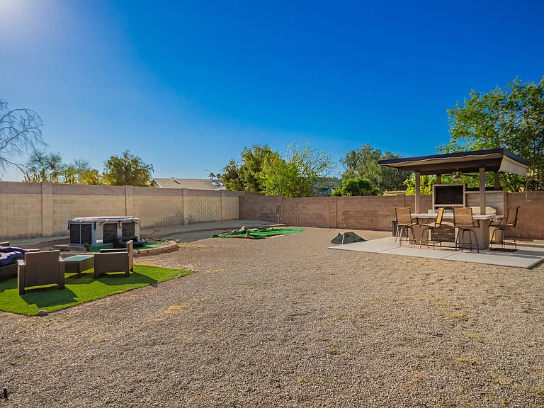 2321 E Enid Cir — Photo 38