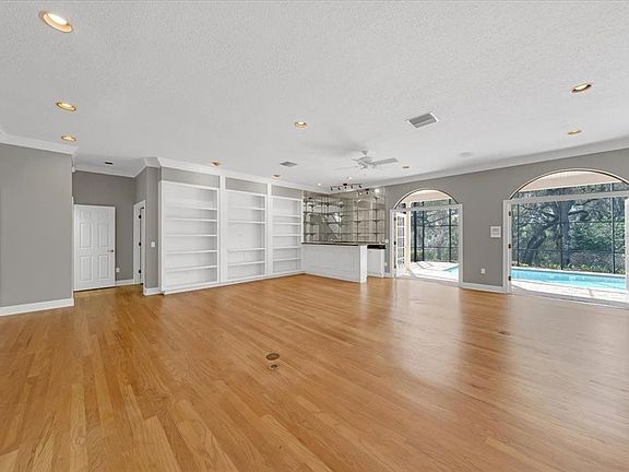 4th image of 1141 Myrtle Rd