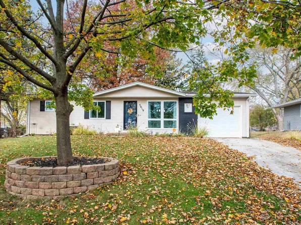 5619 N Monterey Ct, Peoria, IL 61614