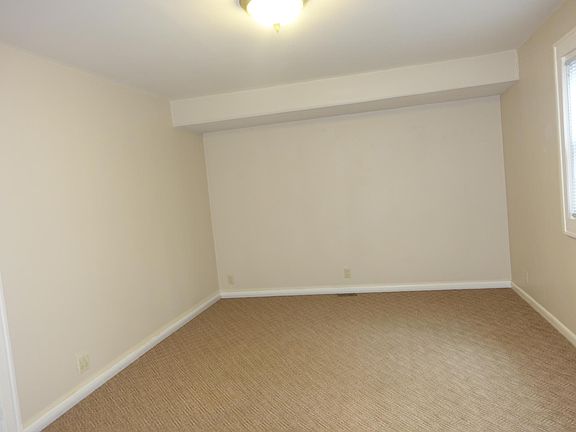 2nd image of 631 N Chestnut St APT A
