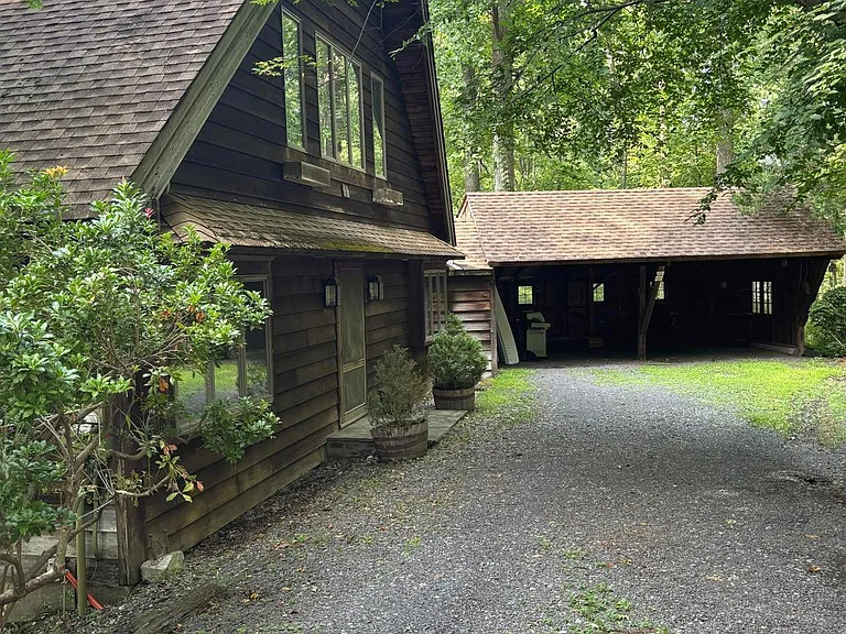 6489 Old Carversville Rd — Photo 3