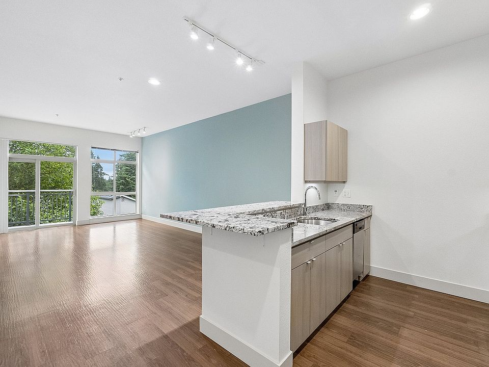 51-web-or-mls-1210 N 152nd St unit 423 Shoreline-S2606-005