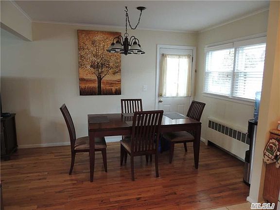 4th image of 1 Lawrence Ave
