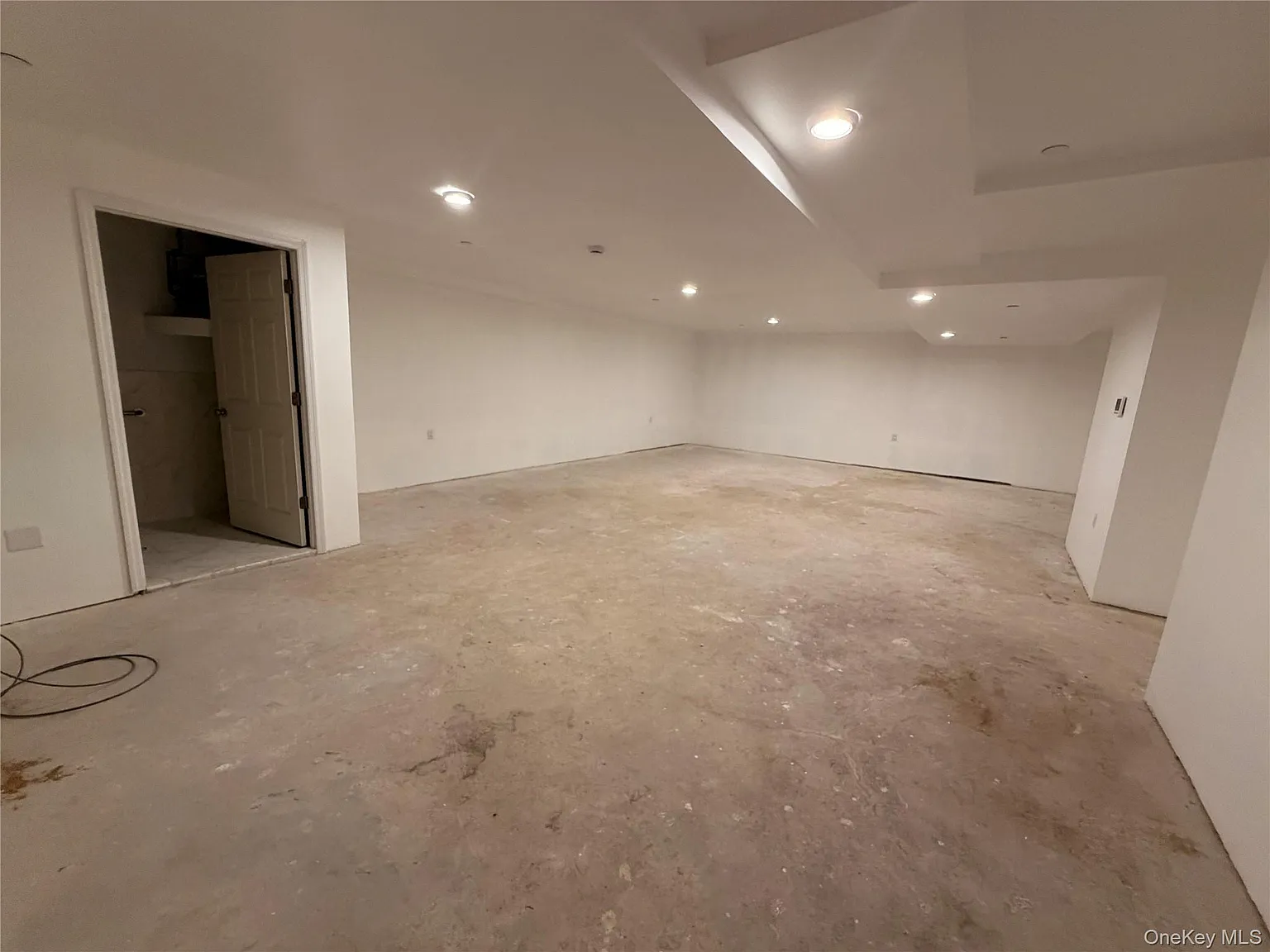 Studio, $6,000 — Photo 3