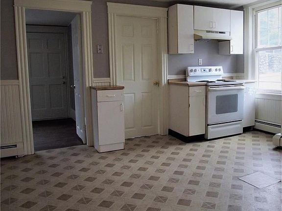 5th image of 1431 Plainfield Pike
