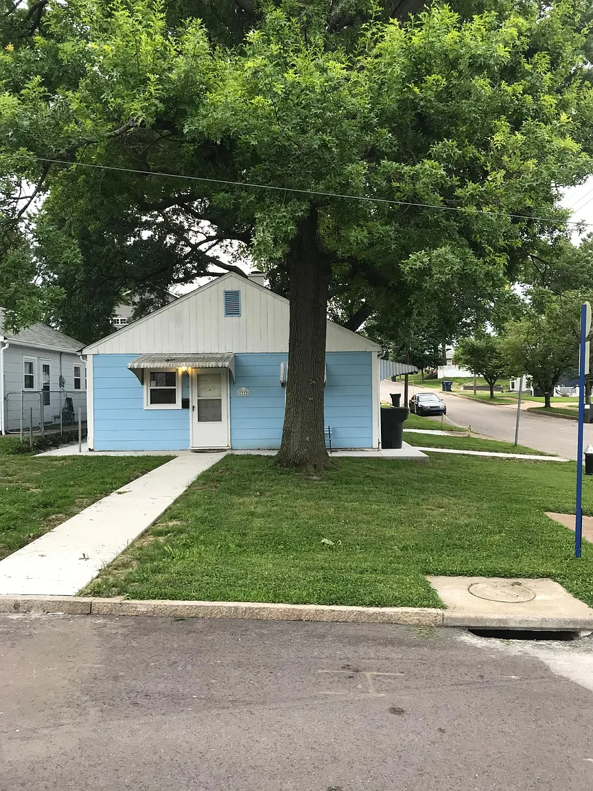 1372 Kraft St photo 1