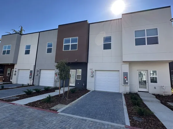 8090 Quiet Knolls Dr, Antelope, CA 95843